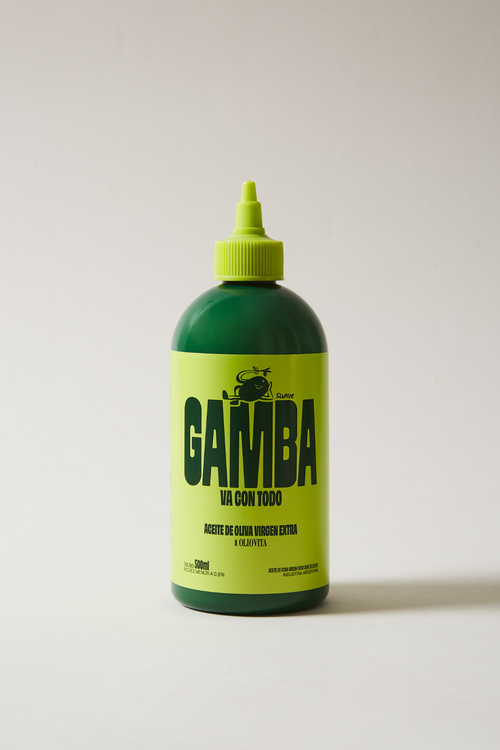 Botella squeeze de Gamba de 500 ml sobre fondo neutro